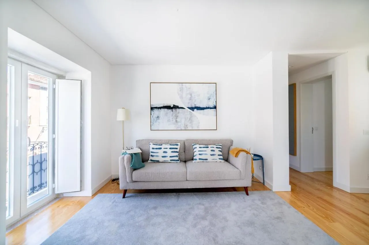 Apartment Blue By The River 2 - Elegant Two-Bedroom In Santos Lisbon Portugal