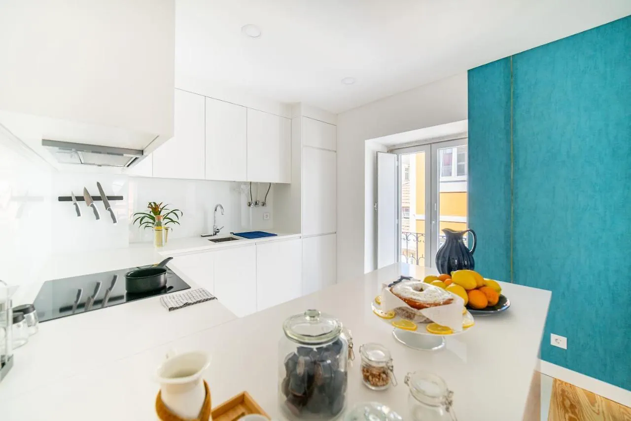 Blue By The River 2 - Elegant Two-Bedroom In Santos Lisbon Apartment