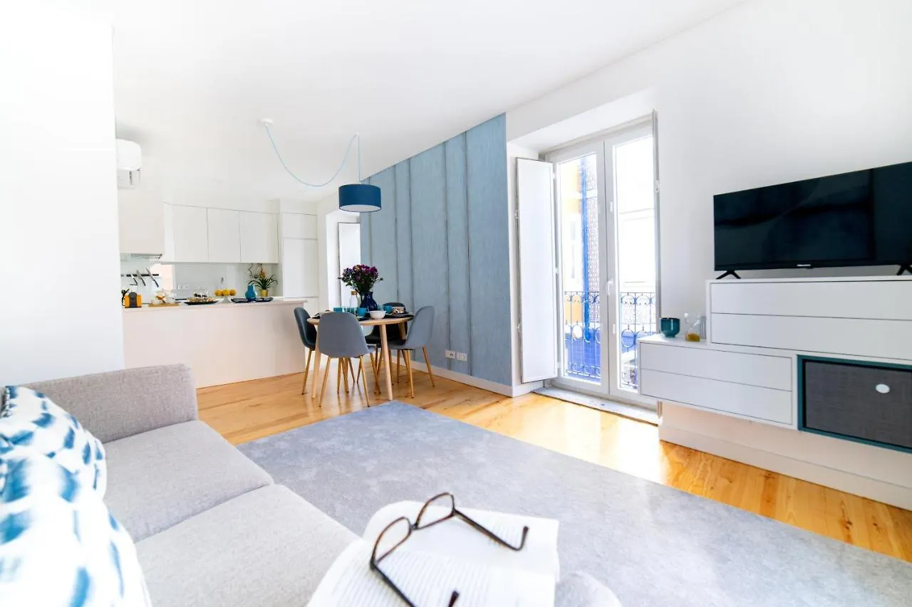 Blue By The River 2 - Elegant Two-Bedroom In Santos Lisbon Portugal