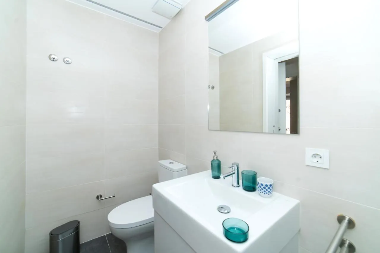 Blue By The River 2 - Elegant Two-Bedroom In Santos Lisbon 0*,
