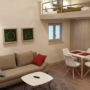 Old Buda Studio Apartment Budapest